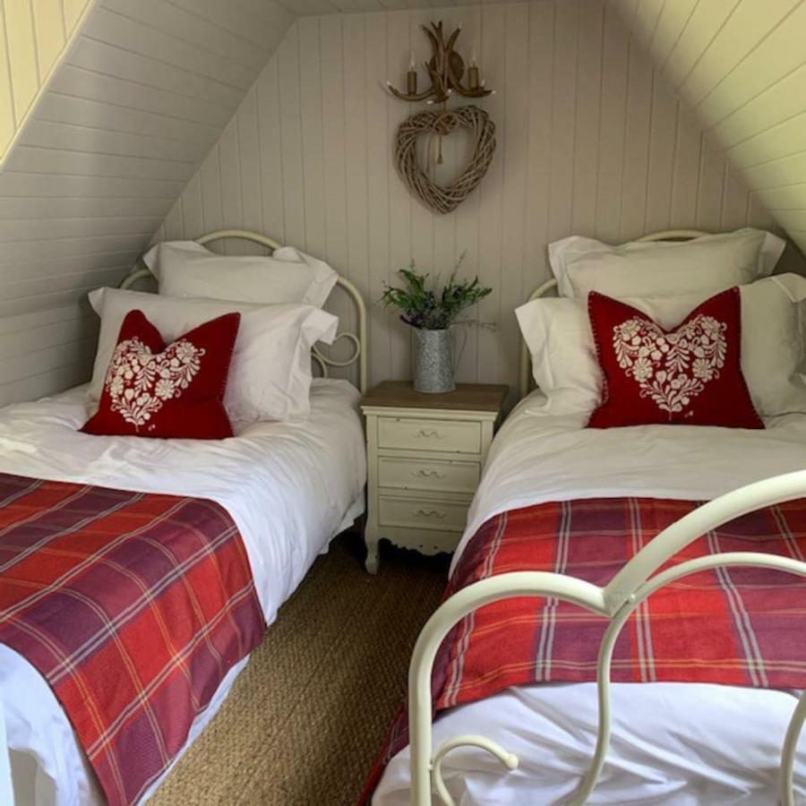 Glencroft A Fairytale Highland Cottage Aberfeldy Bagian luar foto